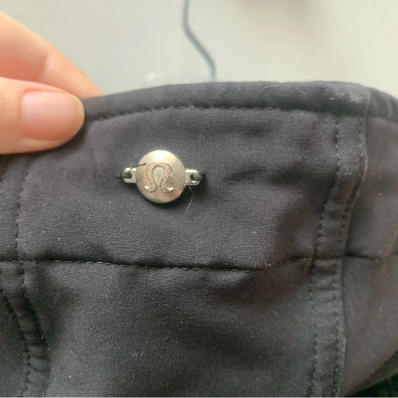Lululemon Apres Run Black Rain Jacket 6 - Picture 3 of 9
